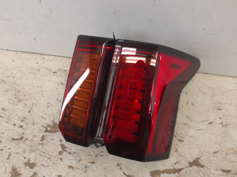 Фонарь задний правый