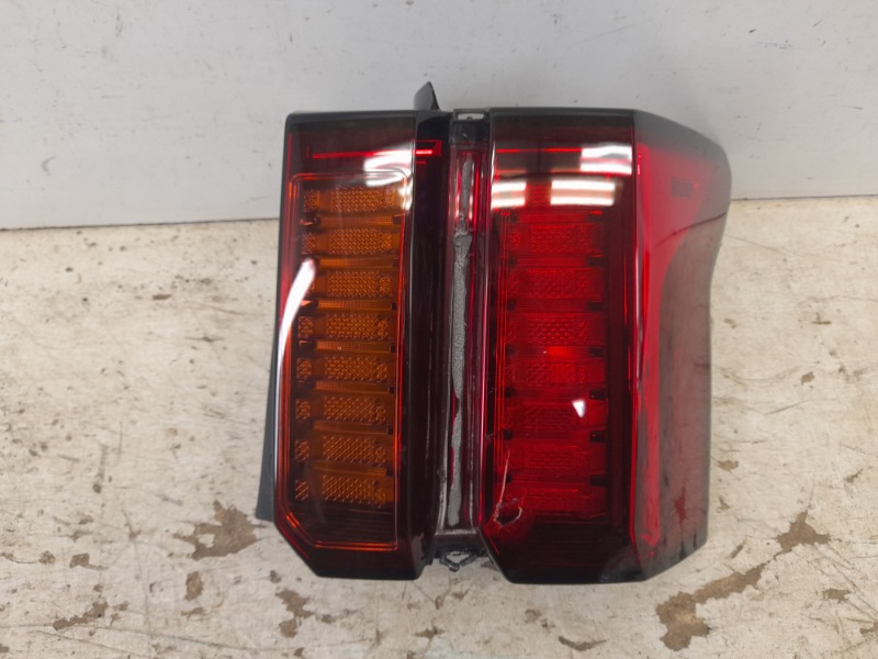 Фонарь задний правый