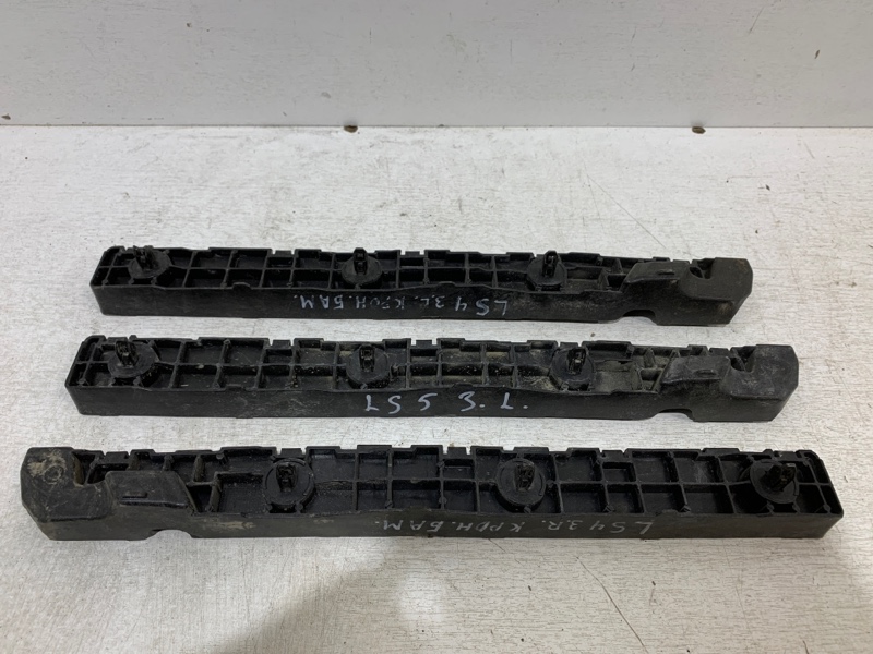 Кронштейн заднего бампера