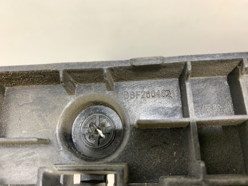 Кронштейн заднего бампера