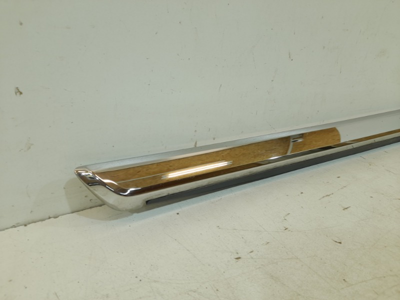 Молдинг двери