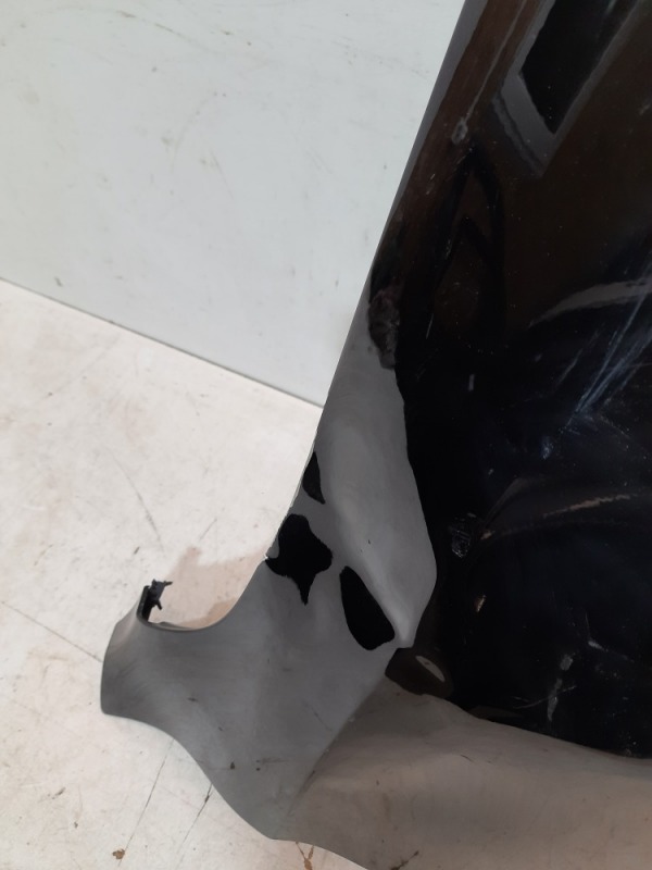 Крыло переднее правое