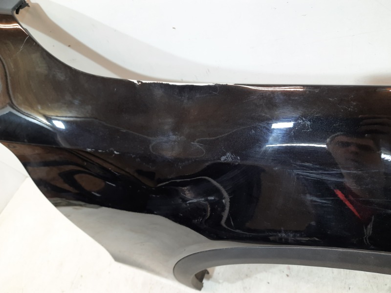 Крыло переднее правое