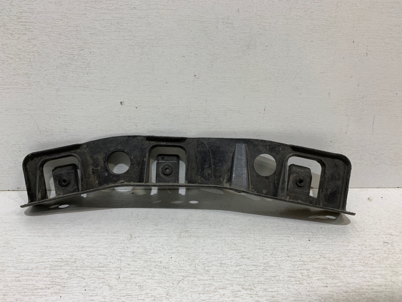 Кронштейн переднего бампера левый