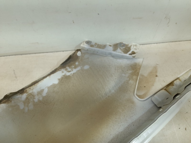 Крыло переднее правое