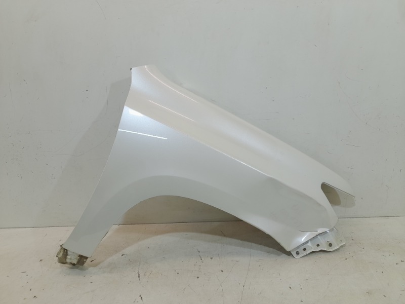 Крыло переднее правое