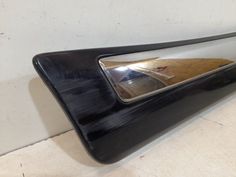 Накладка двери задней правой