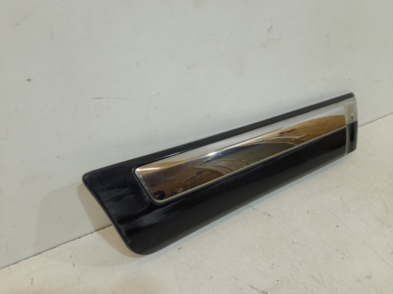 Накладка двери задней правой