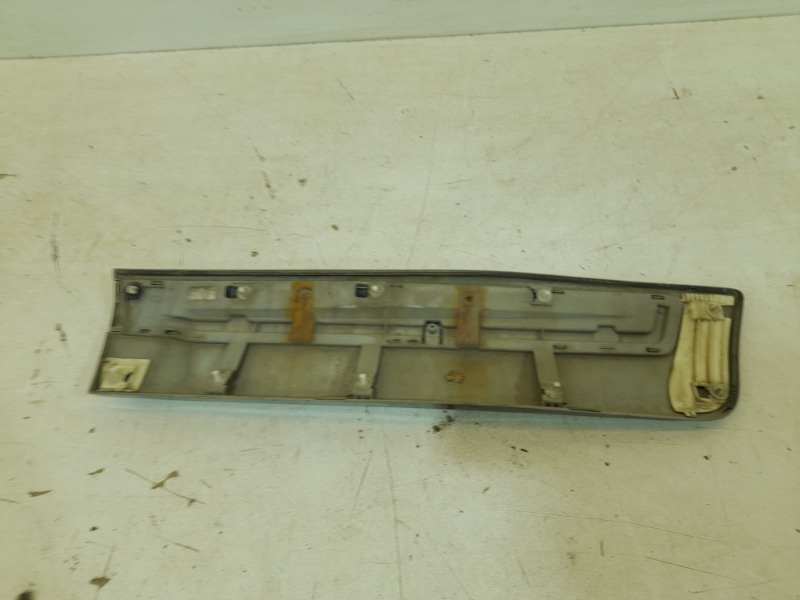 Накладка двери задней правой