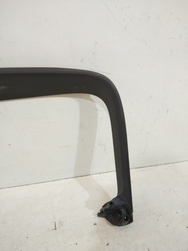 Накладка крышки багажника