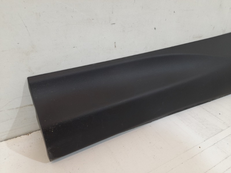 Накладка двери задней левой