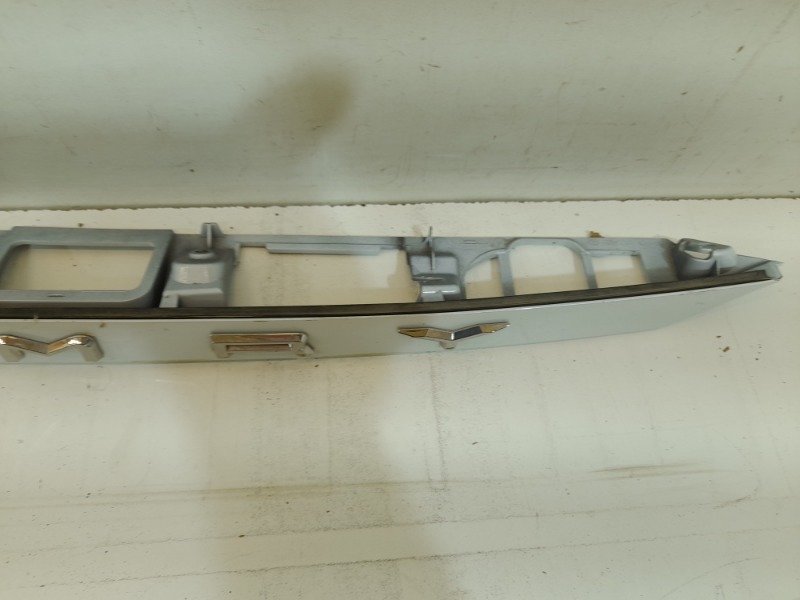 Накладка крышки багажника