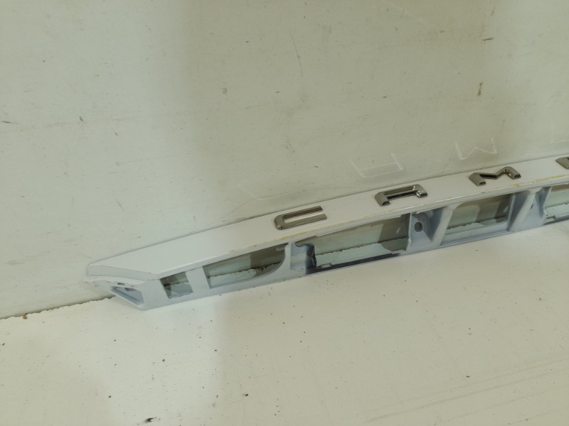 Накладка крышки багажника