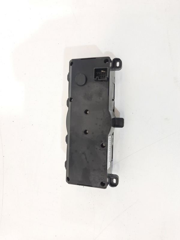 Блок управления климатической установкой