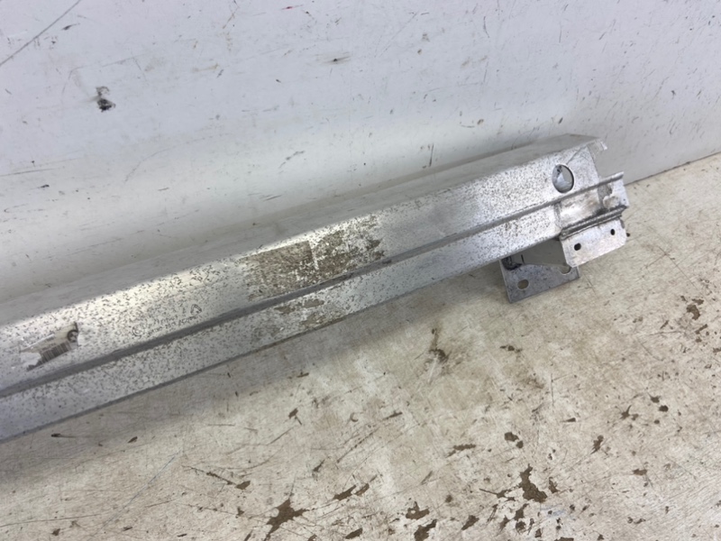 Усилитель заднего бампера