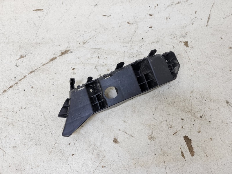 Кронштейн переднего бампера левый