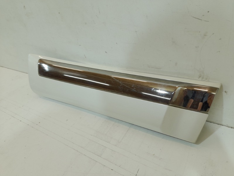 Накладка двери задней правой