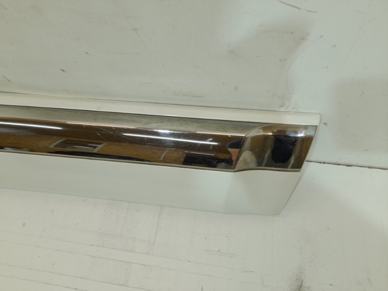 Накладка двери задней правой