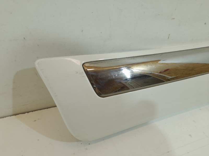 Накладка двери задней правой