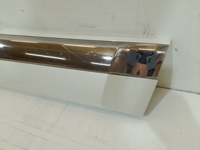 Накладка двери задней правой