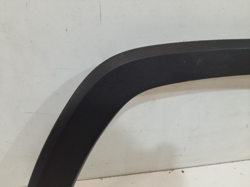 Накладка переднего крыла правого