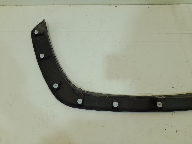 Накладка переднего крыла правого