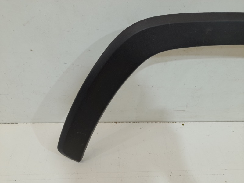 Накладка переднего крыла правого