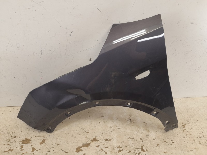 Крыло переднее левое