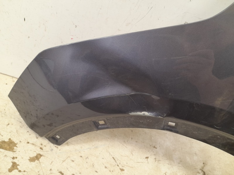 Крыло переднее левое