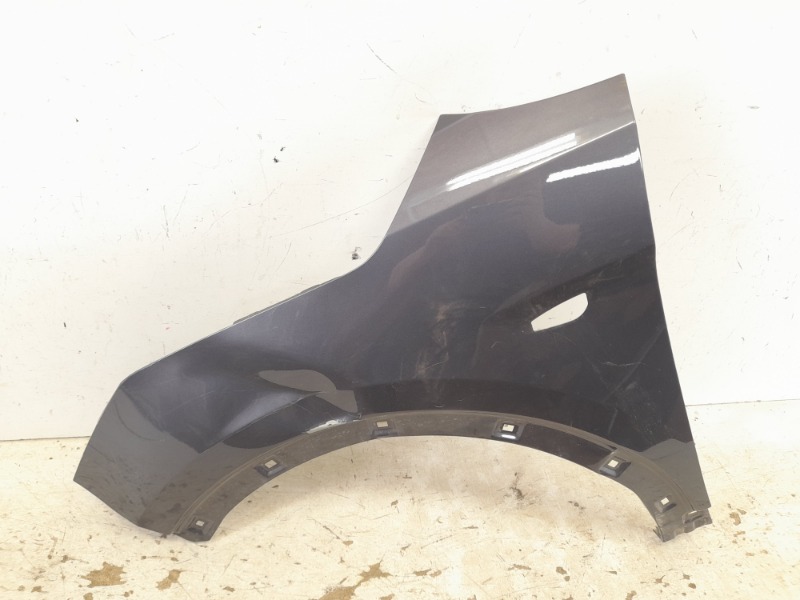 Крыло переднее левое