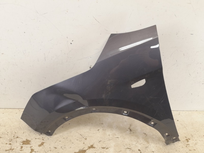 Крыло переднее левое