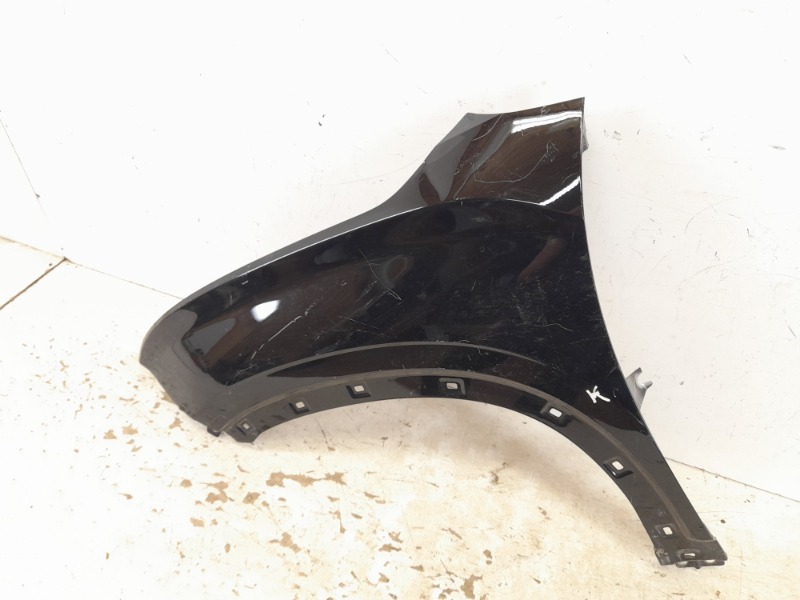 Крыло переднее левое