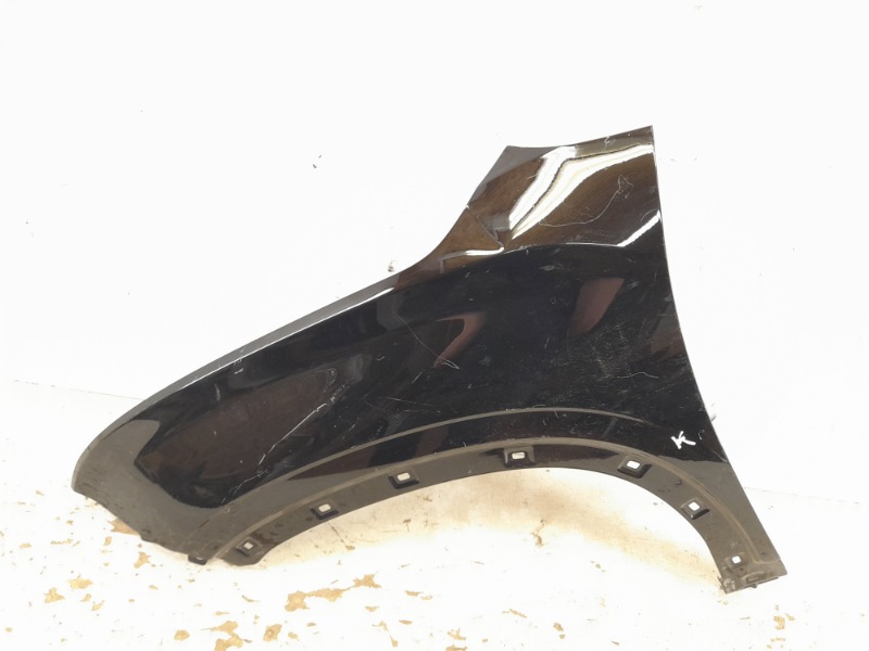 Крыло переднее левое