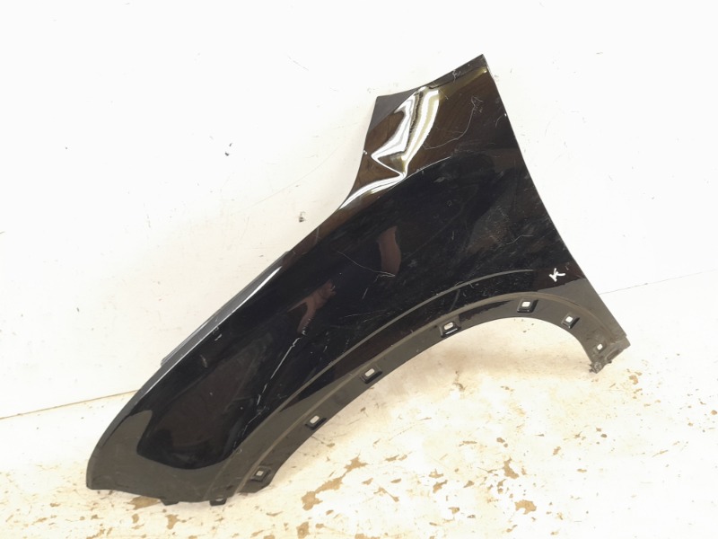 Крыло переднее левое