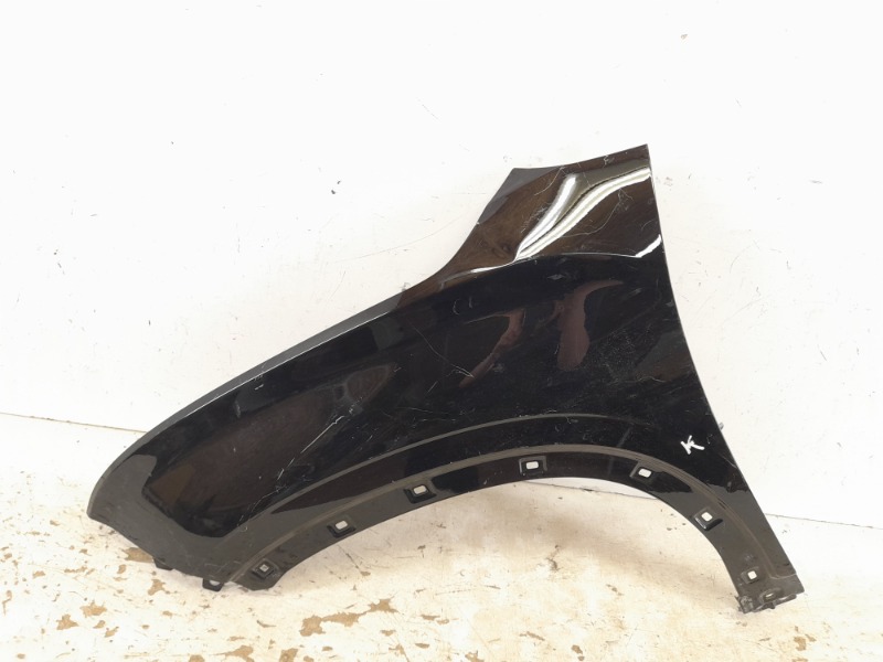 Крыло переднее левое