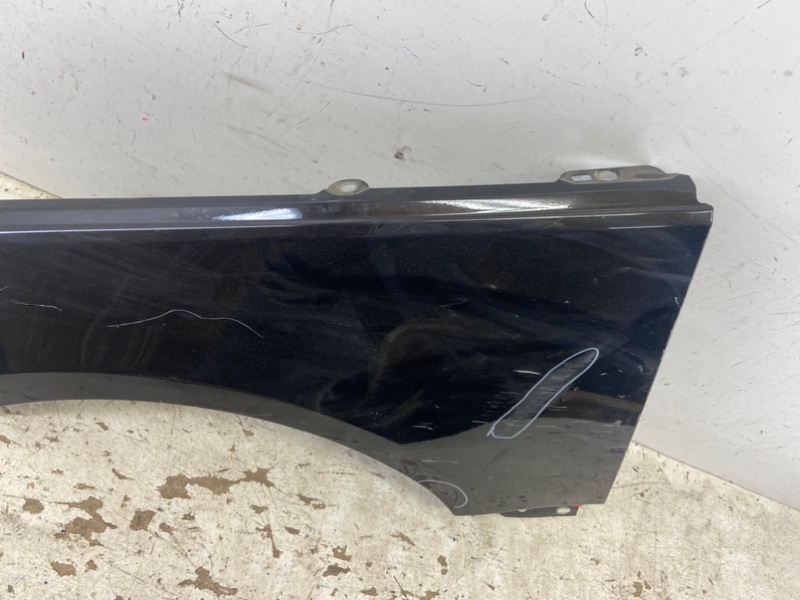 Крыло переднее левое