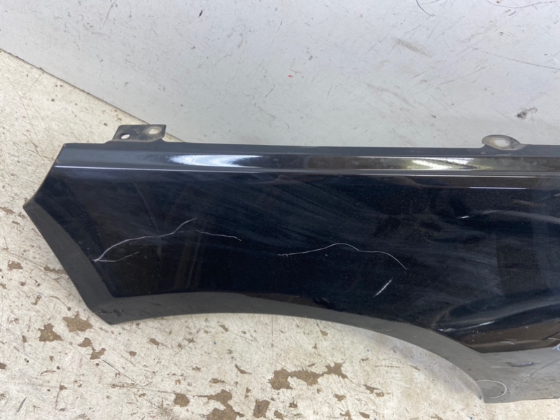 Крыло переднее левое