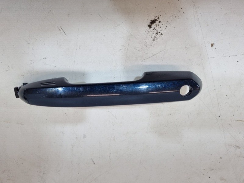 Ручка двери передней наружная левая