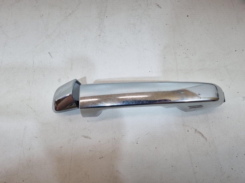 Ручка двери передней наружная правая