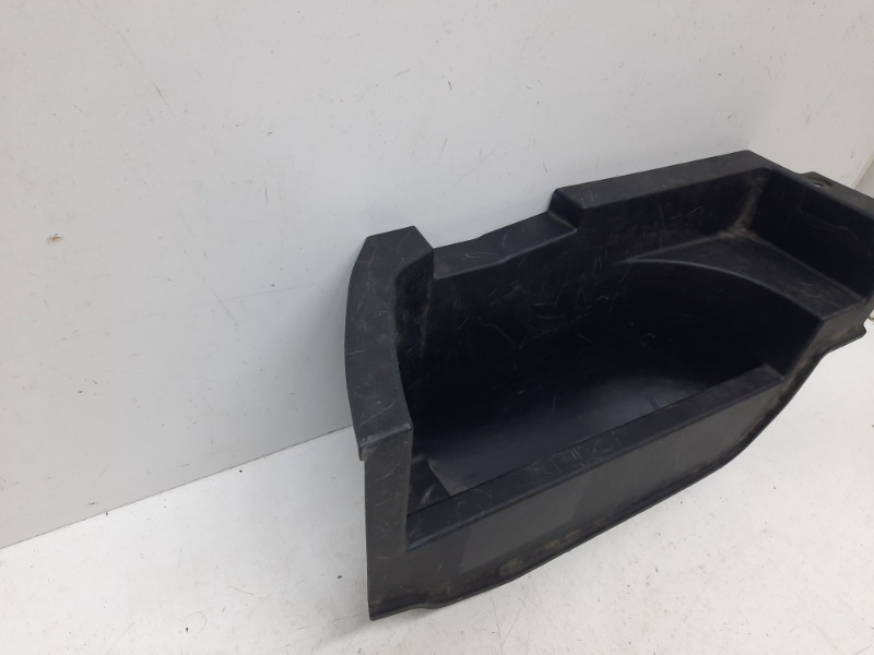 Обшивка багажника