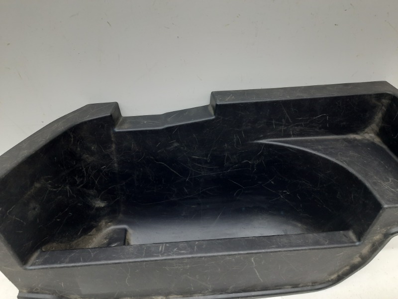 Обшивка багажника