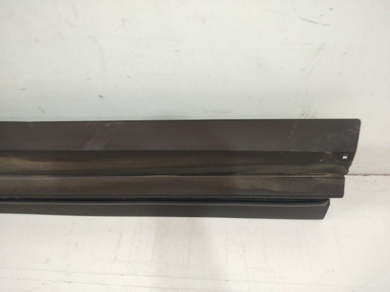 Накладка двери передней правой