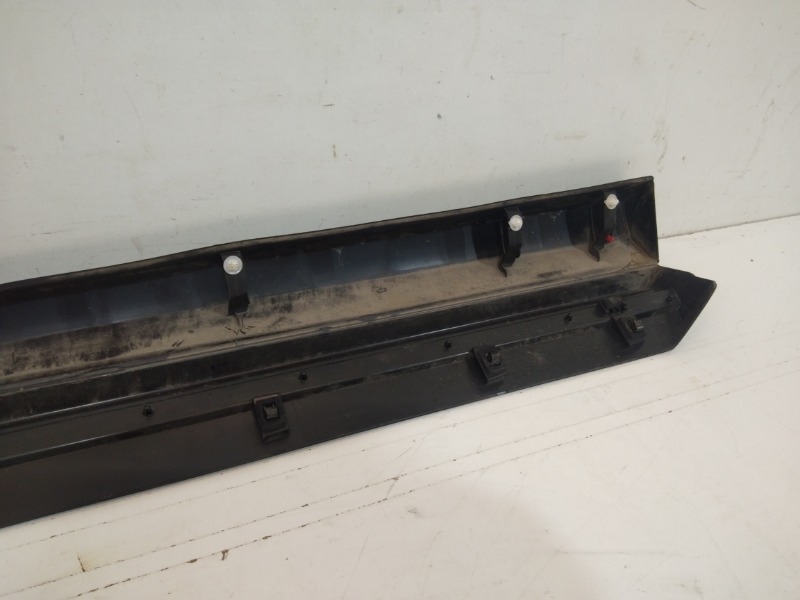 Накладка двери передней правой