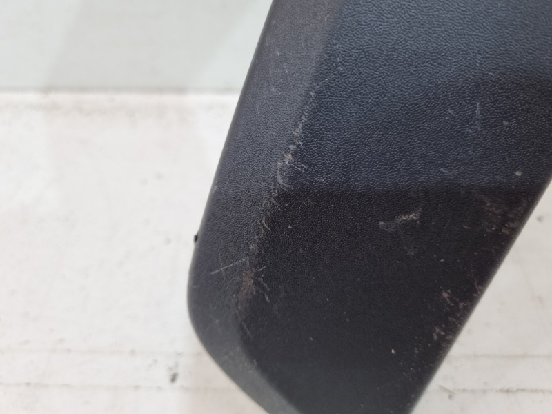 Накладка переднего крыла правого