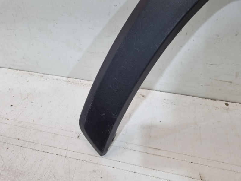 Накладка переднего крыла правого