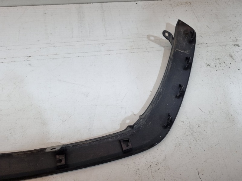 Накладка переднего крыла правого