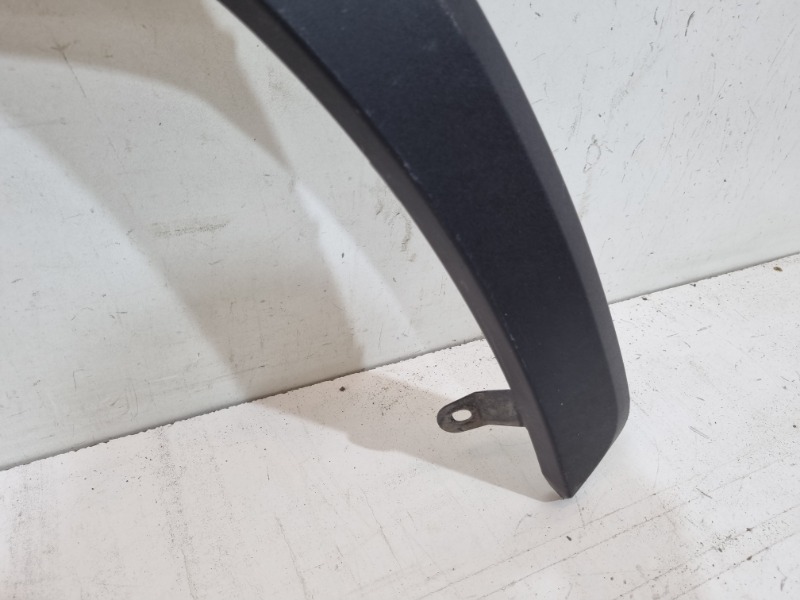 Накладка переднего крыла правого