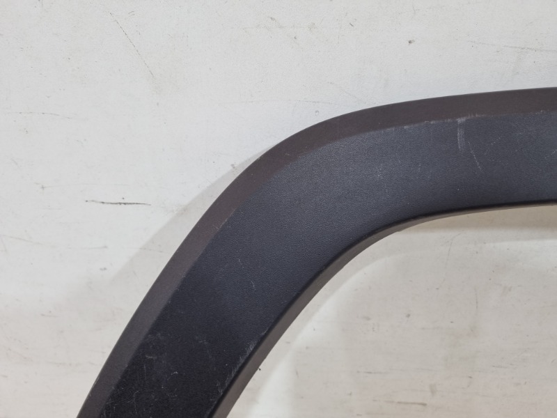 Накладка переднего крыла правого