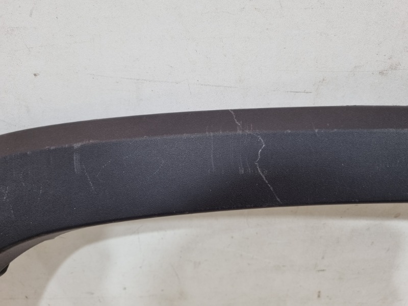 Накладка переднего крыла правого