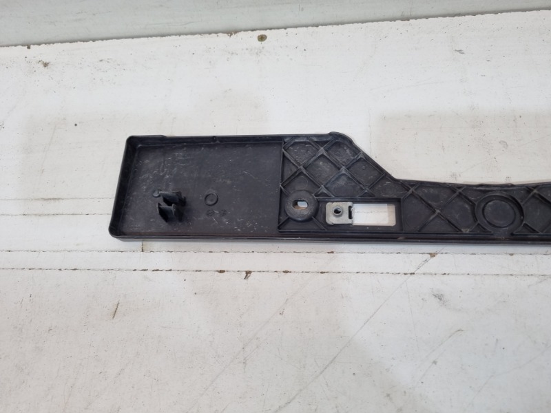 Накладка переднего бампера под номер